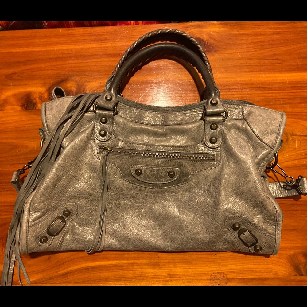 Smokey Grey Agnaue Leather Classic Balenciaga City Bag
